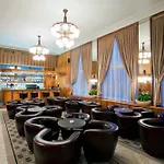 Отель Devin 4*